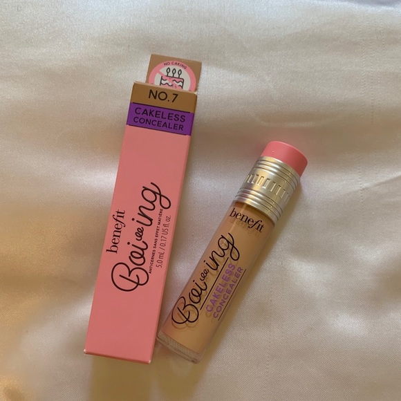 Benefit bling cake less concealer - Picture 2 of 2